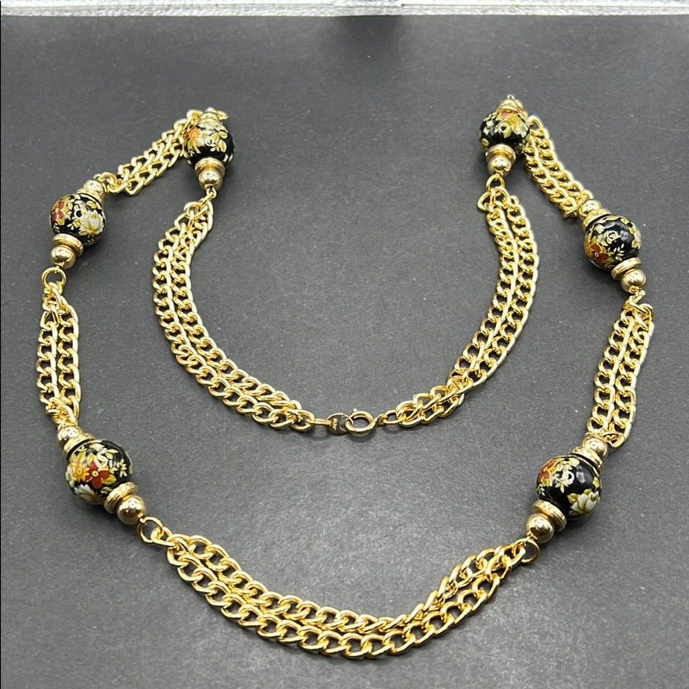 Vintage Japan flower bead necklace